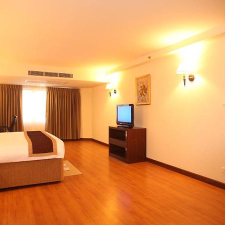 Furama Chiang Mai Hotel Luaran gambar