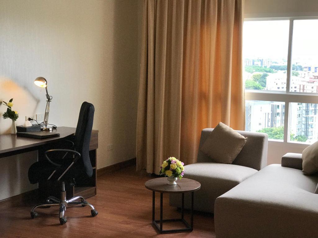 Furama Chiang Mai Hotel Luaran gambar