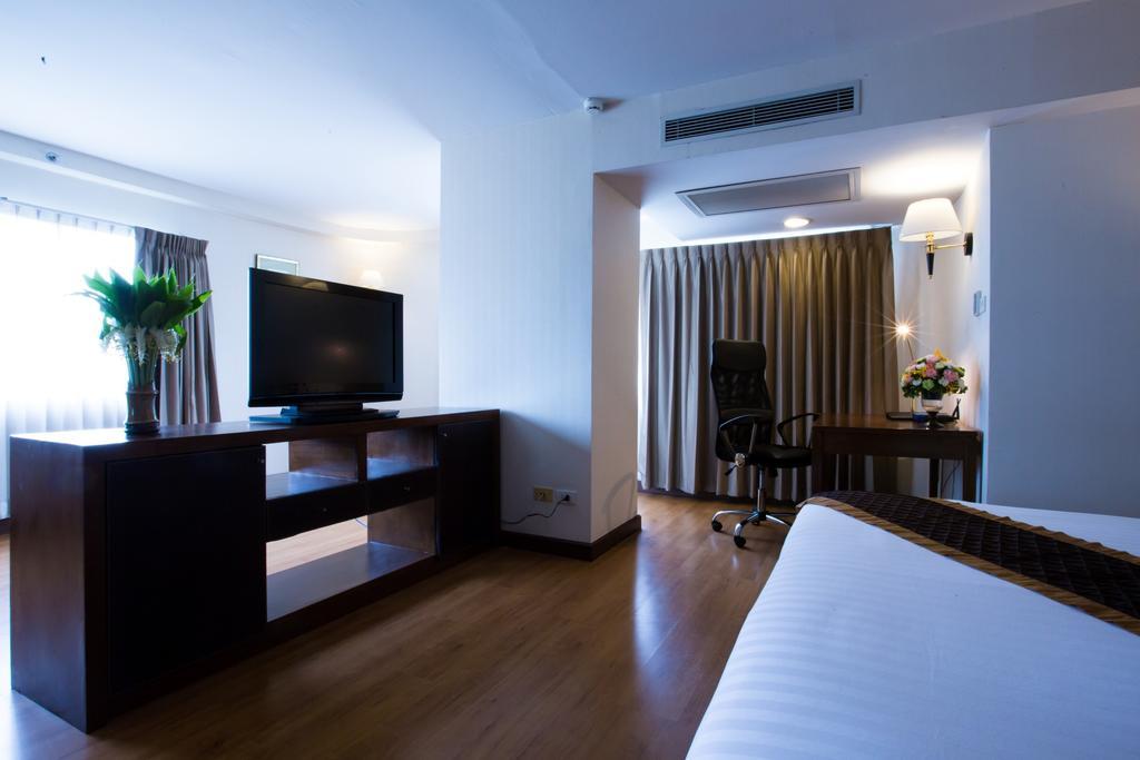 Furama Chiang Mai Hotel Luaran gambar