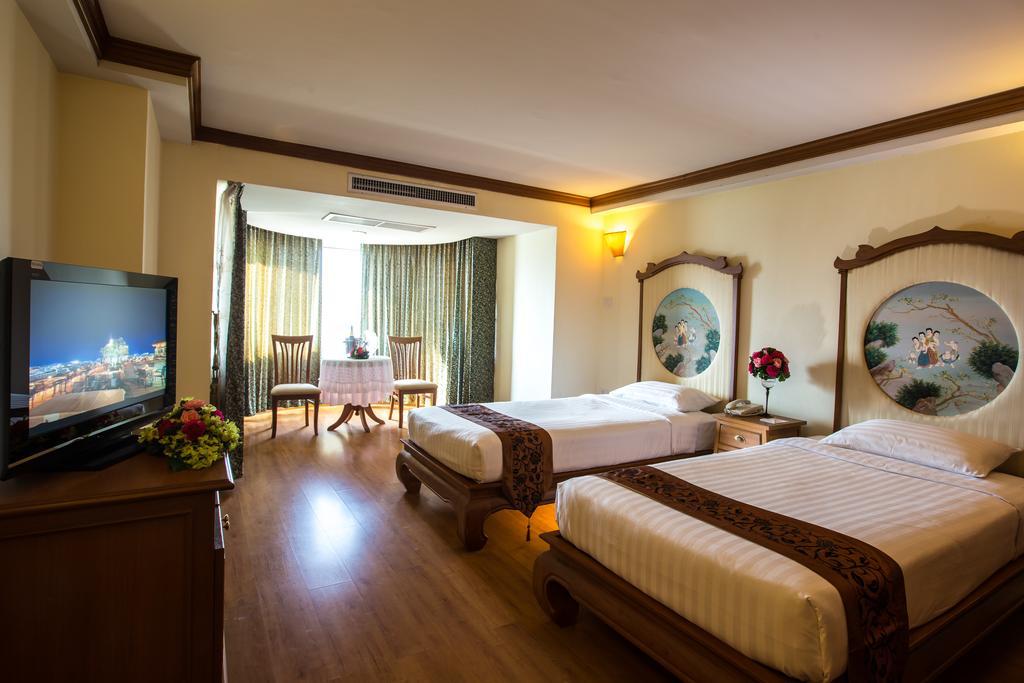Furama Chiang Mai Hotel Luaran gambar
