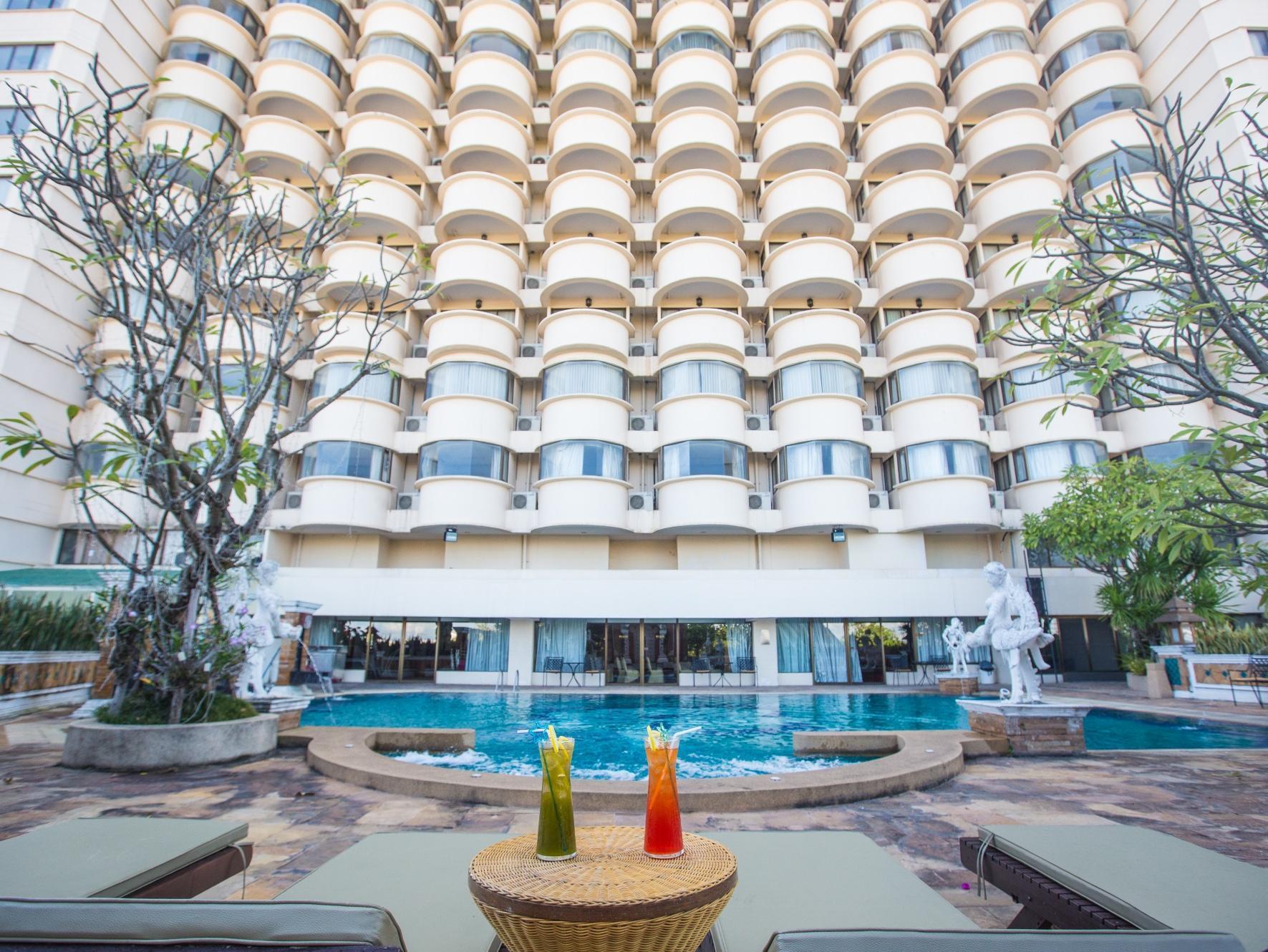 Furama Chiang Mai Hotel Luaran gambar