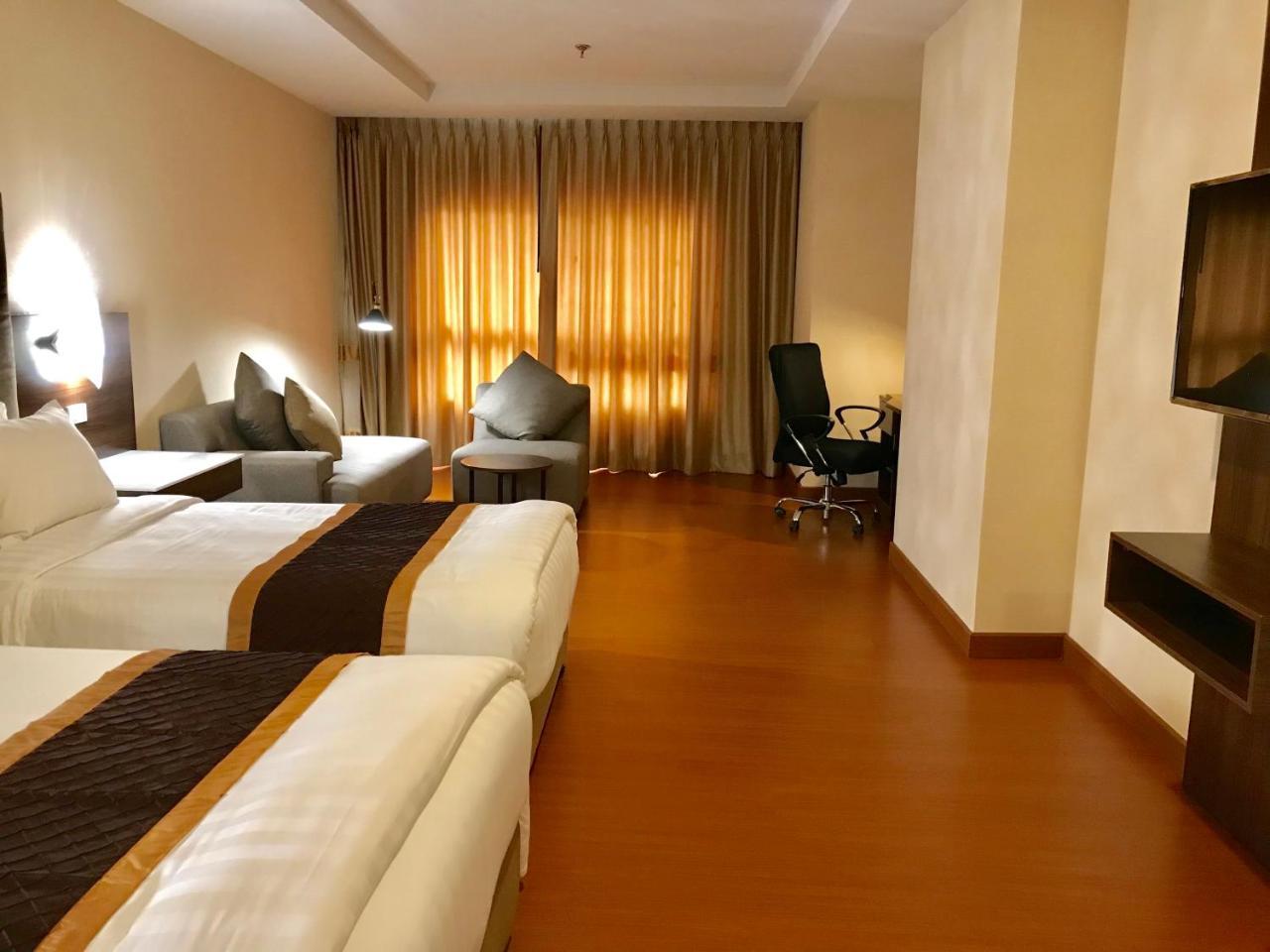 Furama Chiang Mai Hotel Luaran gambar